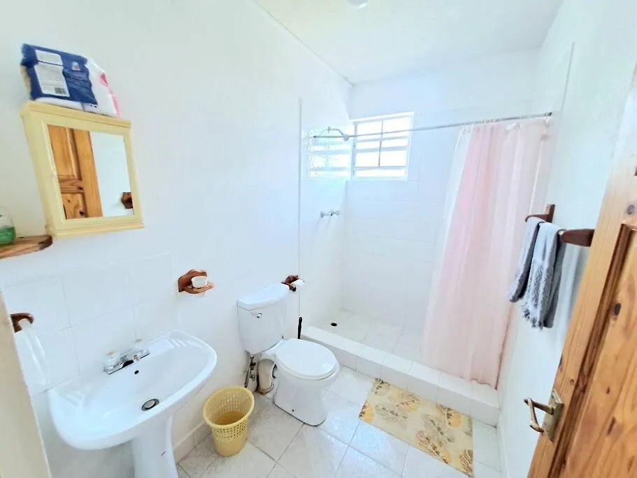 Tasteful Apartment In Rockley! Bridgetown